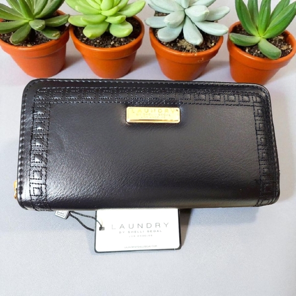 NWT Laundry by Shelli Segal Black Leather Wallet - Picture 1 of 6